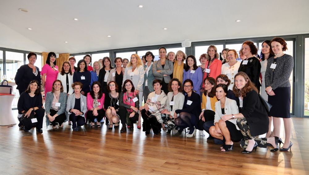Carmen Bieger participa en un encuentro de mujeres líderes en España