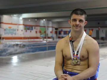 Carlos, campeón del mundo de natación en la categoría de síndrome de down Carlos, campeón del mundo de natación en la categoría de síndrome de down