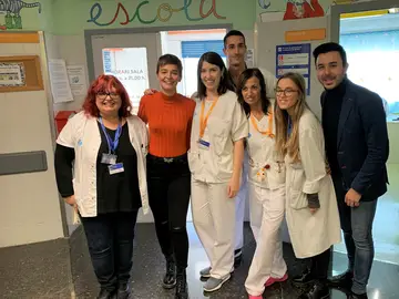 Laura Escanes pasa una mañana muy especial con los niños y adolescentes ingresados Laura Escanes pasa una mañana muy especial con los niños y adolescentes ingresados