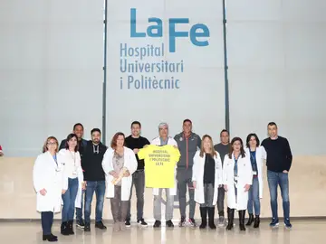 Jugadores del Villarreal CF visitan el área de Oncología Pediátrica del Hospital La Fe Jugadores del Villarreal CF visitan el área de Oncología Pediátrica del Hospital La Fe