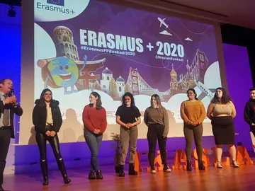 Entrega de beca ERASMUS+