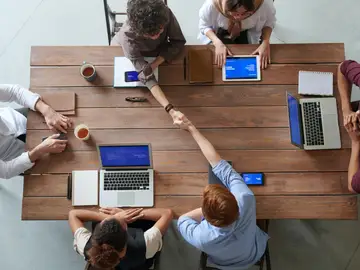 Trabajos y CV híbridos: los empleados tendrán conocimientos cualificados diversos para adaptarse de forma óptima al mundo laboral Trabajos y CV híbridos: los empleados tendrán conocimientos cualificados diversos para adaptarse de forma óptima al mundo laboral