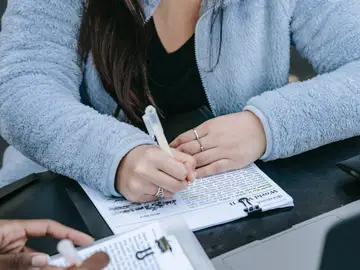 La deficiencia estructural del mercado laboral español dificulta que los estudiantes encuentren empleo La deficiencia estructural del mercado laboral español dificulta que los estudiantes encuentren empleo