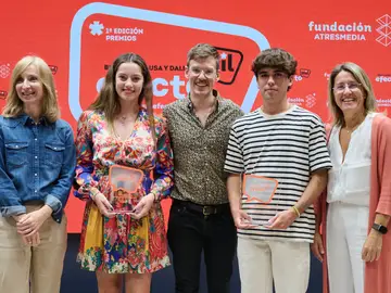 La campaña #estabienpedirayuda, de Adrián Saura, se alza con el premio de la primera edición de ‘Efecto’ MIL' La campaña #estabienpedirayuda, de Adrián Saura, se alza con el premio de la primera edición de ‘Efecto’ MIL'