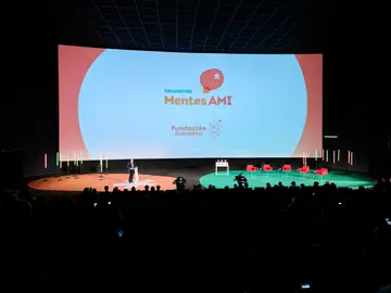Éxito del I Encuentro Mentes AMI: más de 1.300 docentes se dan cita en este encuentro educativo Éxito del I Encuentro Mentes AMI: más de 1.300 docentes se dan cita en este encuentro educativo