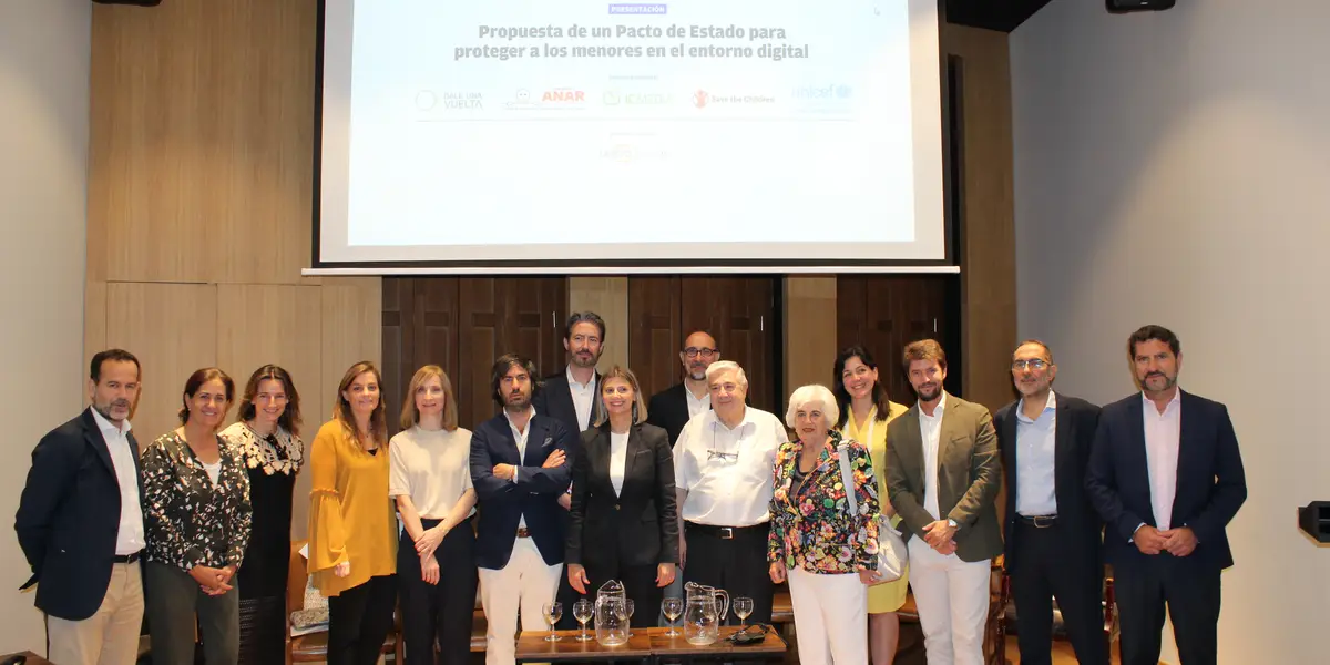 La Fundación Atresmedia se adhiere a la propuesta de Pacto de Estado para proteger a los menores de los riesgos de internet y las redes sociales La Fundación Atresmedia se adhiere a la propuesta de Pacto de Estado para proteger a los menores de los riesgos de internet y las redes sociales
