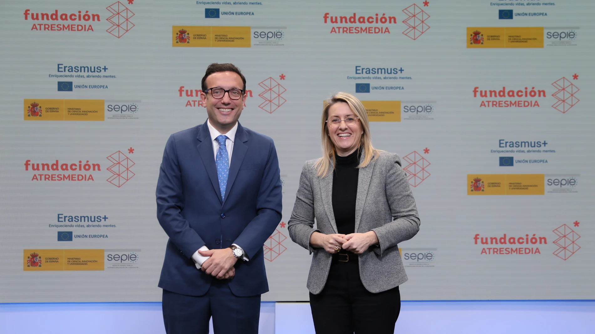 Alfonso Gentil Álvarez-Ossorio, director del SEPIE, y Patricia Pérez, directora general Corporativa del Grupo Atresmedia y directora de la Fundación Atresmedia