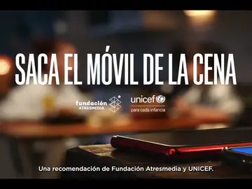 La Fundación Atresmedia y UNICEF España lanzan ‘Saca el móvil de la cena’, una campaña para promover espacios familiares sin dispositivos digitales La Fundación Atresmedia y UNICEF España lanzan ‘Saca el móvil de la cena’, una campaña para promover espacios familiares sin dispositivos digitales