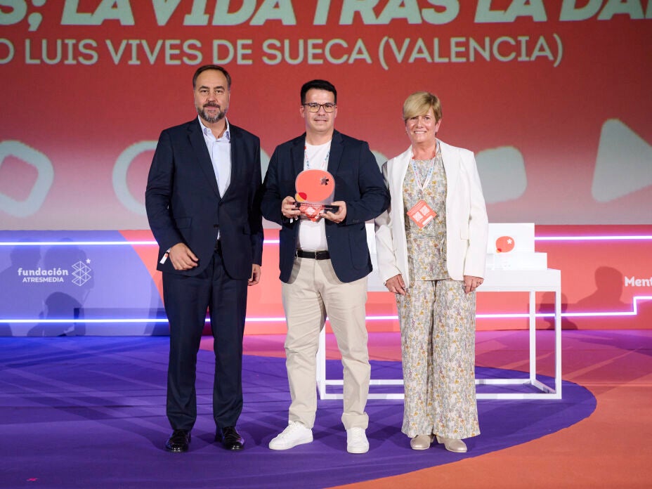 ‘NORMALES: La vida tras la DANA’, ganador ex aequo del Premio Mentes AMI 2025 en la categoría Impulso de la Creatividad Audiovisual Responsable ‘NORMALES: La vida tras la DANA’, ganador ex aequo del Premio Mentes AMI 2025 en la categoría Impulso de la Creatividad Audiovisual Responsable