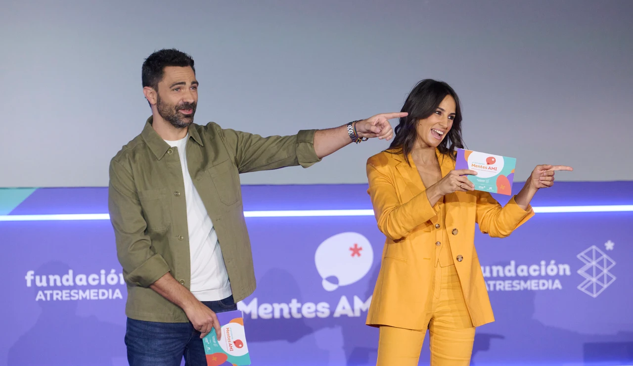 Joaquín Castellón y Lorena García, presentadores de Mentes AMI 2025