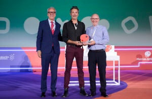 ‘Más allá de la TecnologIA: desarrollando la Competencia Digital Humana’, ganador en la categoría Desarrollo de la Competencia Digital