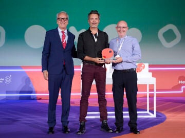 ‘Más allá de la TecnologIA: desarrollando la Competencia Digital Humana’, ganador del Premio Mentes AMI 2025 en la categoría Desarrollo de la Competencia Digital ‘Más allá de la TecnologIA: desarrollando la Competencia Digital Humana’, ganador del Premio Mentes AMI 2025 en la categoría Desarrollo de la Competencia Digital