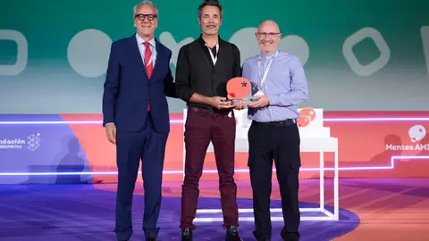 Segundo Píriz y los ganadores de Mentes AMI 2025 Segundo Píriz y los ganadores de Mentes AMI 2025
