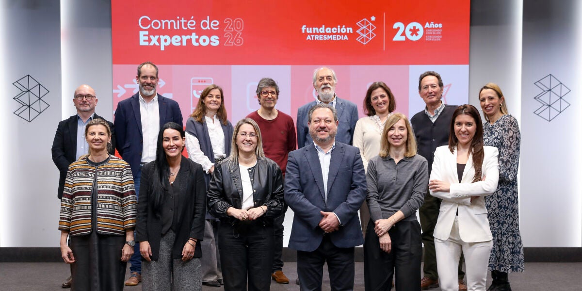 El Comité de Expertos de la Fundación Atresmedia junto a Patricia Pérez, Susana Gato y Álvaro Alonso, 