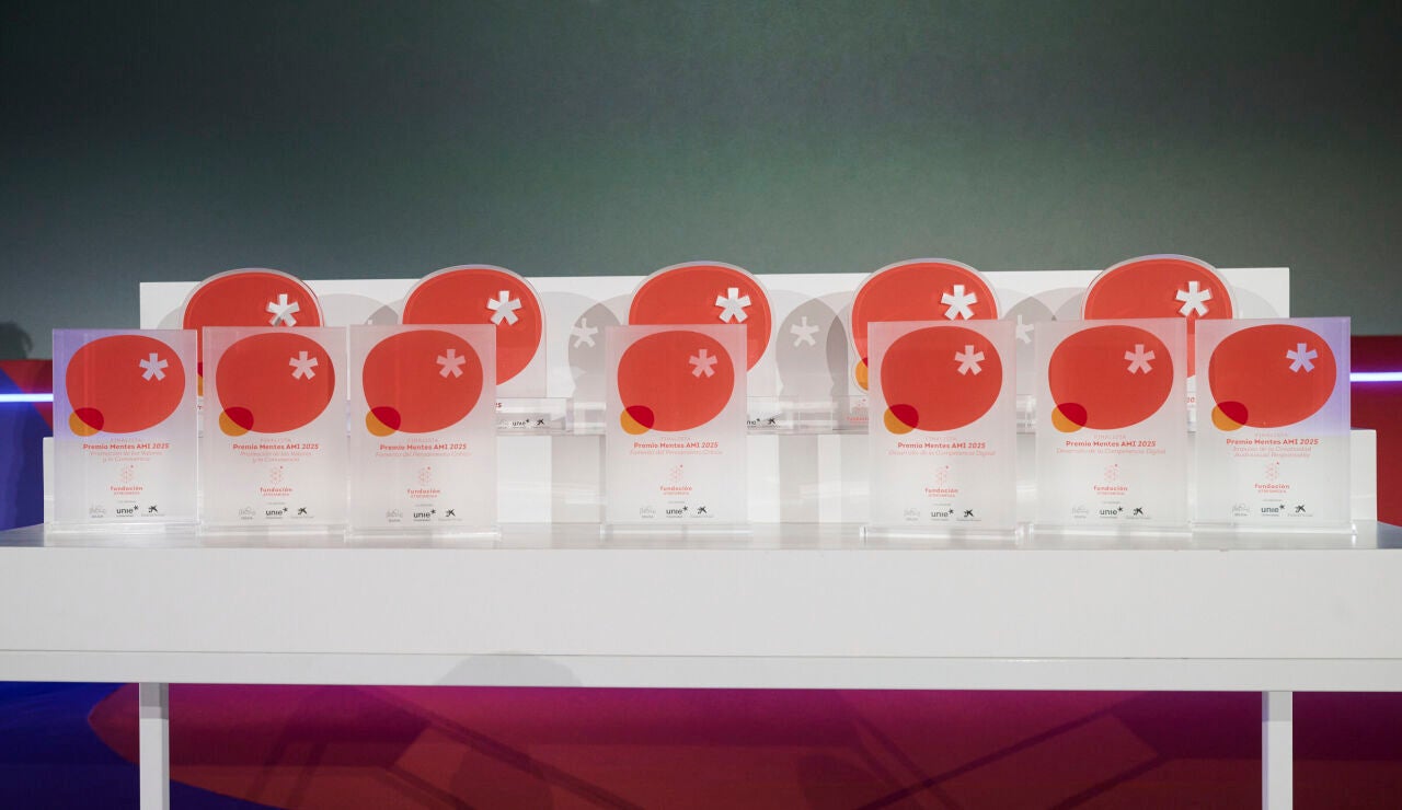 Trofeos de los Premios Mentes AMI