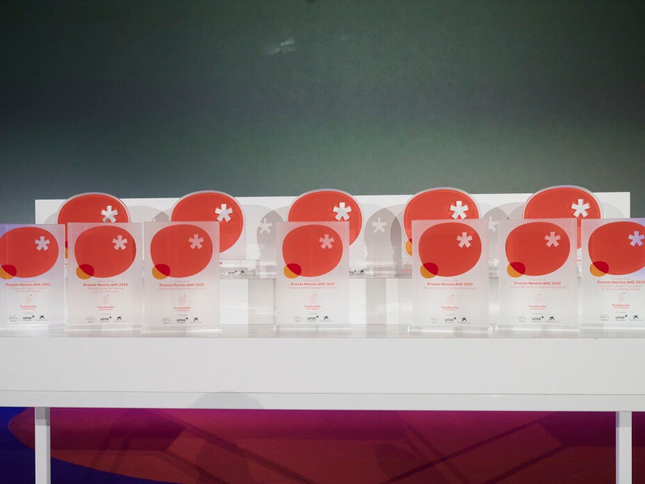 Conoce las cuatro categorías de los Premios Mentes AMI 2026 Conoce las cuatro categorías de los Premios Mentes AMI 2026