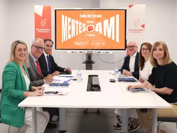 La Fundación Atresmedia selecciona a los finalistas de los Premios Mentes AMI en su 5ª edición entre cerca de 300 proyectos de profesores y centros educativos La Fundación Atresmedia selecciona a los finalistas de los Premios Mentes AMI en su 5ª edición entre cerca de 300 proyectos de profesores y centros educativos