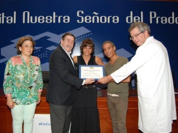 Imagen de la entrega del premio 'Aula Hospitalaria' Imagen de la entrega del premio 'Aula Hospitalaria'