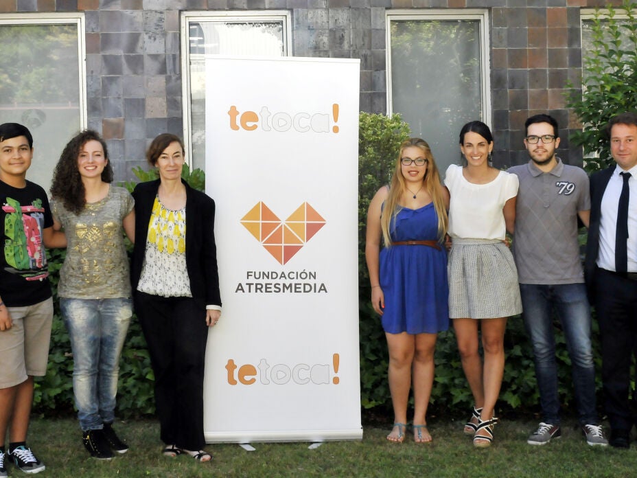 Los ganadores de Te Toca! 2014 reciben su primer premio 