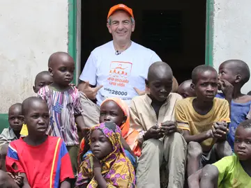 Carlos Sobera, embajador solidario de la campaña ‘Una escuela, una vida’ Carlos Sobera, embajador solidario de la campaña ‘Una escuela, una vida’
