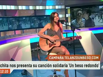Conchita lanza 'Un beso redondo' en Espejo Público Conchita lanza 'Un beso redondo' en Espejo Público