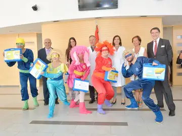 Seis superhéroes llegan a tres hospitales del País Vasco para ayudar a niños con cáncer Seis superhéroes llegan a tres hospitales del País Vasco para ayudar a niños con cáncer