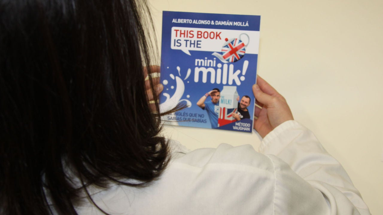 La Fundación Atresmedia entrega el libro “This book is THE MILK” a 50