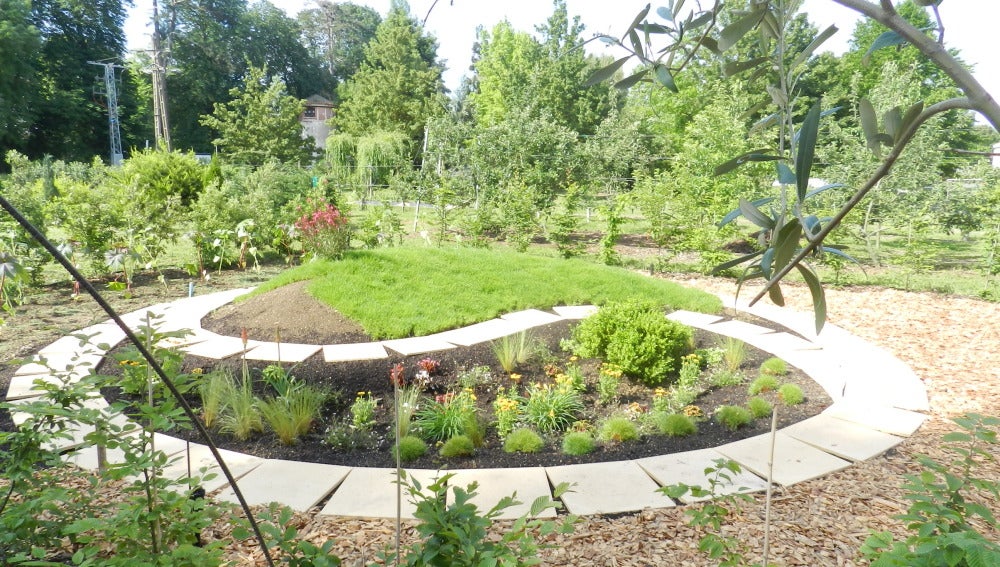 Los alumnos del Instituto de ARKAUTE  diseñan un JARDÍN EFÍMERO inspirado en las Sensaciones en el jardín