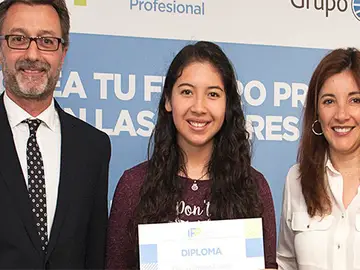 Primera promoción iFP de auxiliar de enfermería Primera promoción iFP de auxiliar de enfermería