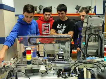 Educación premia a diecisiete estudiantes de FP Educación premia a diecisiete estudiantes de FP