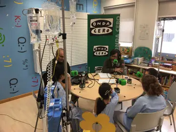 Los niños hospitalizados descubren la magia de la radio Los niños hospitalizados descubren la magia de la radio