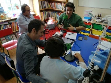 Los niños ingresados se enamoran de la radio gracias a Onda Cero