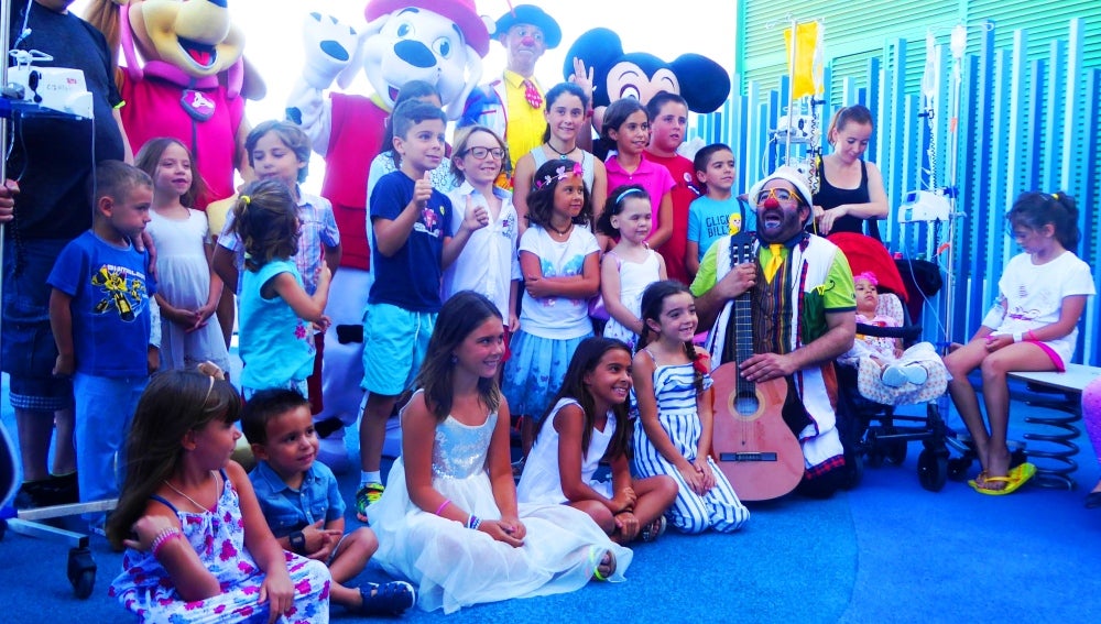 Los niños del Hospital de Alicante sienten la brisa del mar 