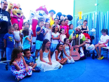 Los niños del Hospital de Alicante sienten la brisa del mar Los niños del Hospital de Alicante sienten la brisa del mar