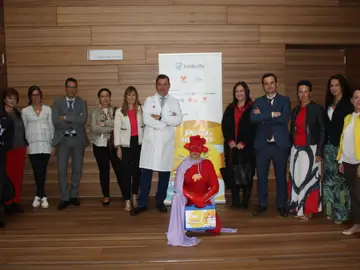 Seis superhéroes llegan a Cantabria para ayudar a niños con cáncer Seis superhéroes llegan a Cantabria para ayudar a niños con cáncer
