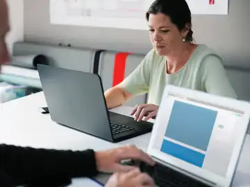 HETEL y centros tecnológicos forman a 100 profesores de FP en la Industria 4.0 <p>HETEL y centros tecnológicos forman a 100 profesores de FP en la Industria 4.0</p>