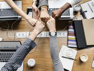 El Área Metropolitana de Barcelona firma un convenio para fomentar la innovación en la Formación Profesional El Área Metropolitana de Barcelona firma un convenio para fomentar la innovación en la Formación Profesional