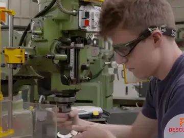 Con la FP me convertiré en un profesional de la fabricación mecánica Con la FP me convertiré en un profesional de la fabricación mecánica
