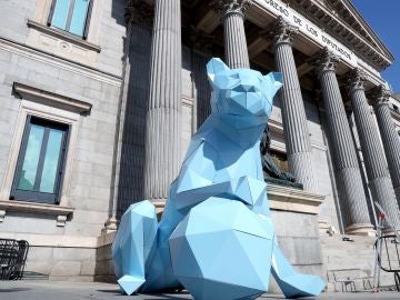 Una leona de cartón en la puerta del Congreso para conmemorar el Día Internacional de la Niña Una leona de cartón en la puerta del Congreso para conmemorar el Día Internacional de la Niña