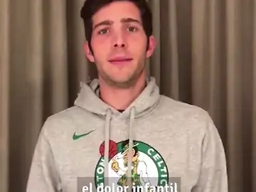 Sergi Roberto apoya la campaña 'Borremos el dolor infantil' Sergi Roberto apoya la campaña 'Borremos el dolor infantil'