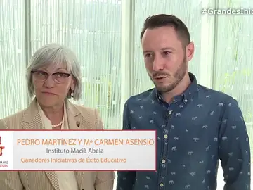 Los profesores, Pedro y Mª Carmen, disfrutan de las Matemáticas con sus alumnos Los profesores, Pedro y Mª Carmen, disfrutan de las Matemáticas con sus alumnos