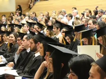 Estudiantes finalizan la formación Comex y Ditec de Dualiza Bankia Estudiantes finalizan la formación Comex y Ditec de Dualiza Bankia