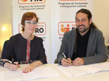 La Fundación ATRESMEDIA y la Escuela TOTART alcanzan un acuerdo para becar a alumnos con discapacidad en Interpretación La Fundación ATRESMEDIA y la Escuela TOTART alcanzan un acuerdo para becar a alumnos con discapacidad en Interpretación