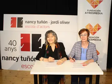 La Fundación Atresmedia y la Escuela NANCY TUÑÓN firman un acuerdo de colaboración para impulsar la formación en interpretación de personas con discapacidad La Fundación Atresmedia y la Escuela NANCY TUÑÓN firman un acuerdo de colaboración para impulsar la formación en interpretación de personas con discapacidad