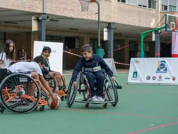 El Programa Autonomy de FCA acerca el deporte adaptado a los colegios El Programa Autonomy de FCA acerca el deporte adaptado a los colegios