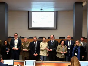 Recibimos el premio APeL a la excelencia en el e - Learning Recibimos el premio APeL a la excelencia en el e - Learning