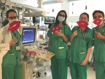 El Hospital Reina Sofía de Córdoba lanza sus besos El Hospital Reina Sofía de Córdoba lanza sus besos