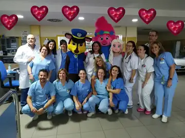 Besos desde el aula hospitalaria y Pediatría del Hospital San Agustín Besos desde el aula hospitalaria y Pediatría del Hospital San Agustín