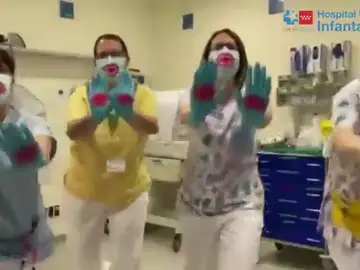 Una coreografía llena de besos desde el Hospital Infanta Sofía Una coreografía llena de besos desde el Hospital Infanta Sofía