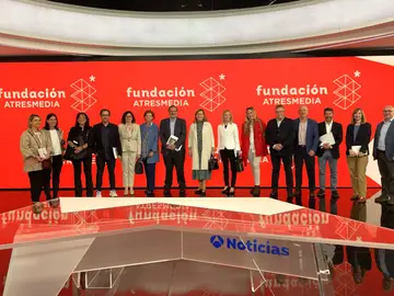 La Fundación Atresmedia reúne a las principales organizaciones educativas para debatir sobre los retos del entorno digital para los centros, los docentes y las familias La Fundación Atresmedia reúne a las principales organizaciones educativas para debatir sobre los retos del entorno digital para los centros, los docentes y las familias